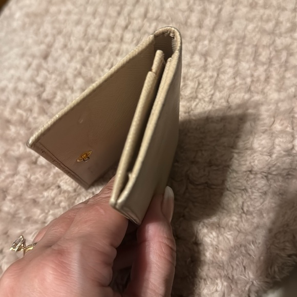 beautiful PRADA cardholder beige - Picture 3 of 5